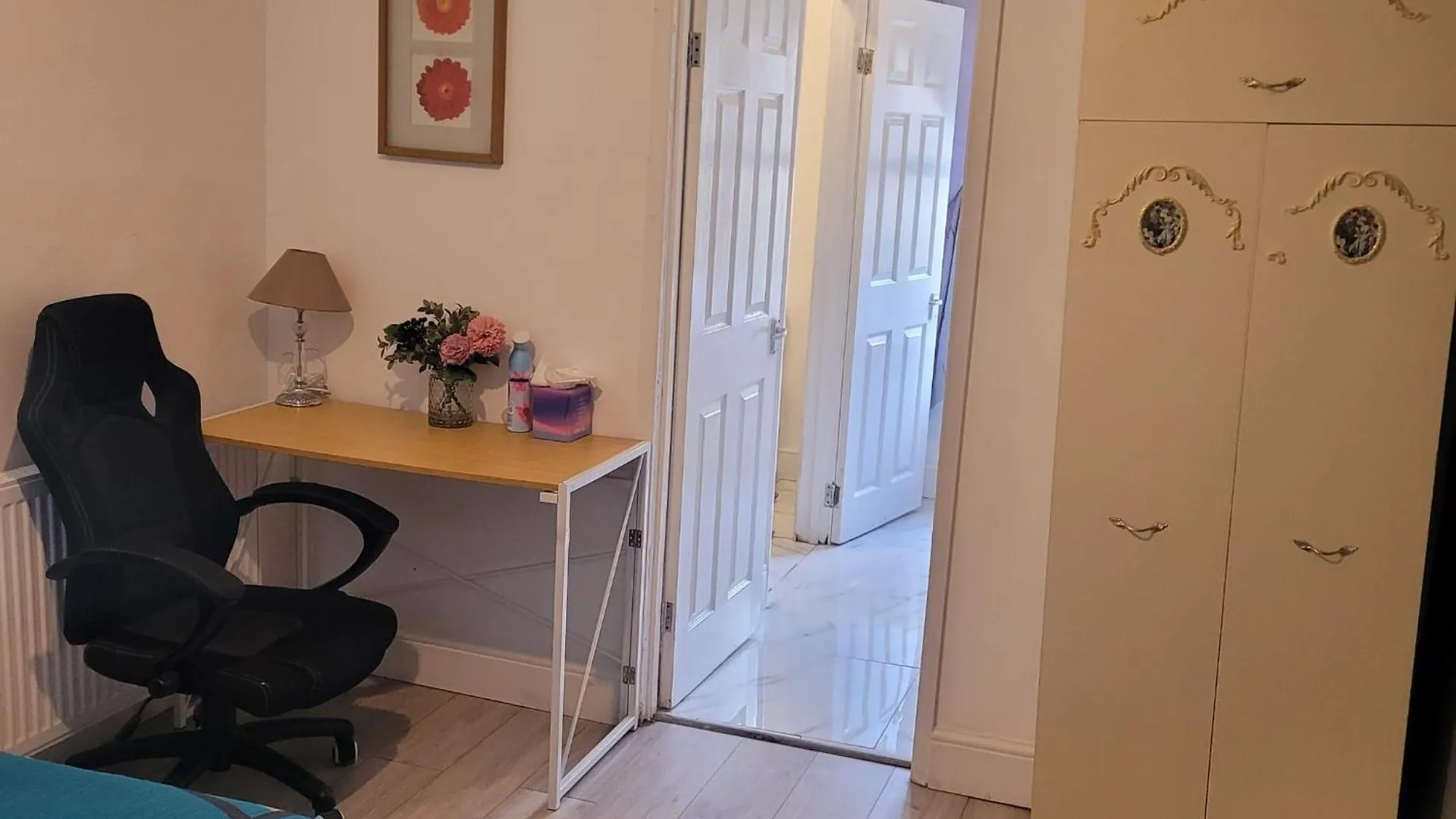 Greenwich City - 1 Bed Apartment Plumstead