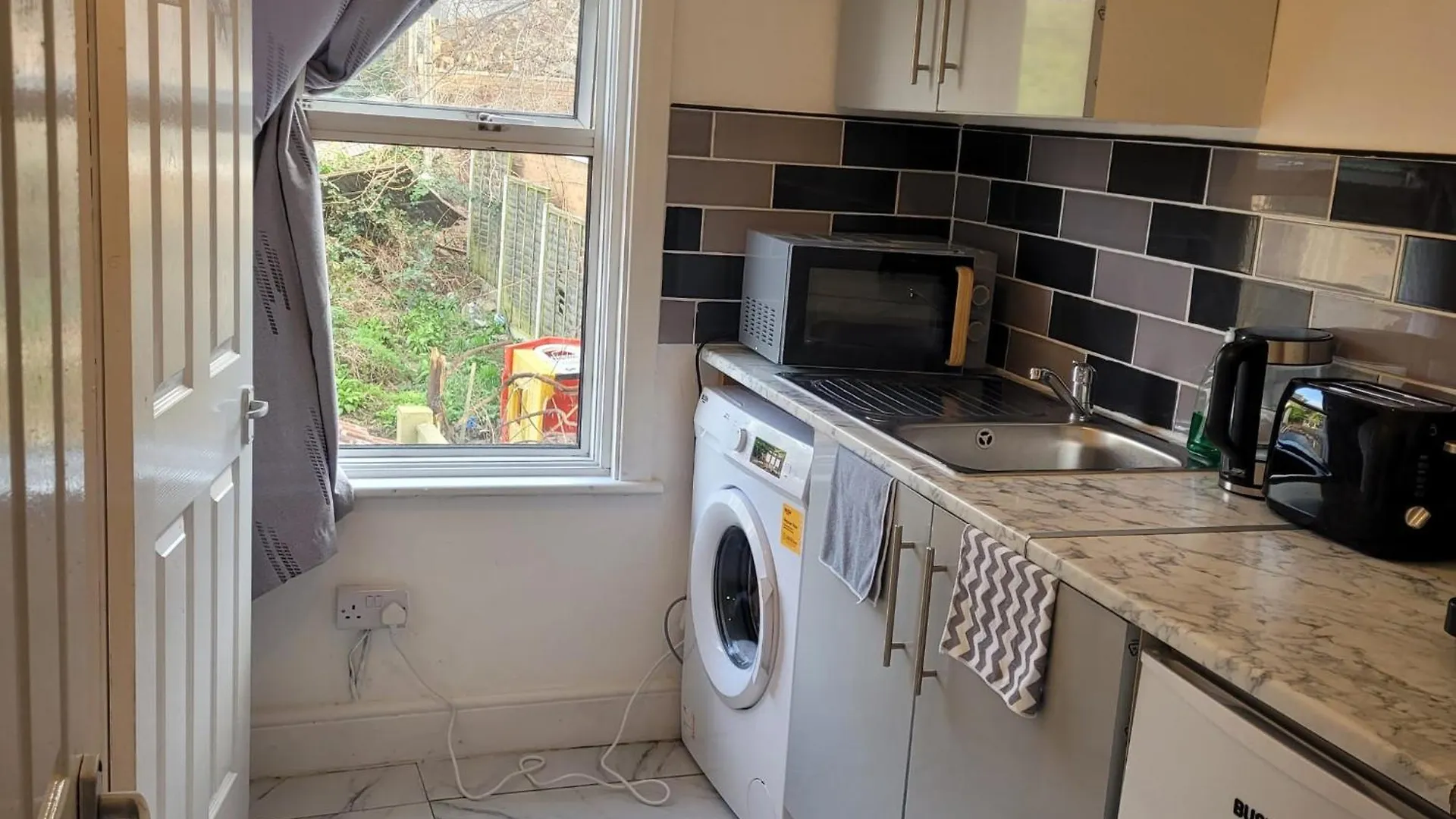 Greenwich City - 1 Bed Apartment Plumstead   Plumstead (Greater London)